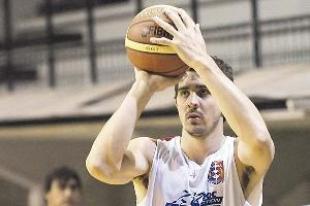 Vega mantiene en vilo a Quimsa