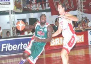 La punta cambi� de manos