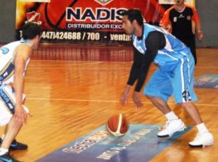 Regatas contin�a sus amistosos enfrentando a Malv�n en Montevideo