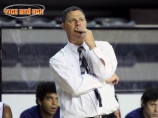 Adri�n Capelli va por m�s junto con Argentino