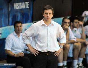 Gonz�lez acord� su salida y el Griego busca DT