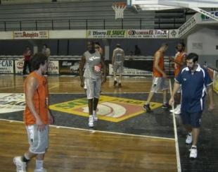 Ol�mpico entrena completo