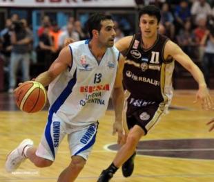 Regatas super� hasta sus propios fantasmas y est� en semi