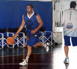 Regatas contin�a de pretemporada y espera por Phillips Mc Hopson