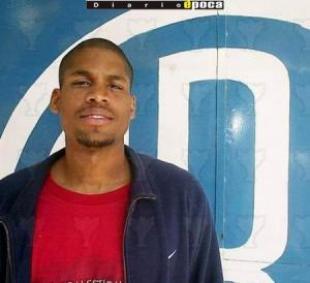 Regatas, con Ort�z, sigue arm�ndose