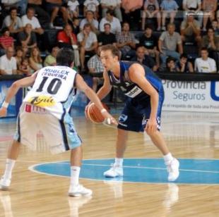 Detr�s de la l�nea