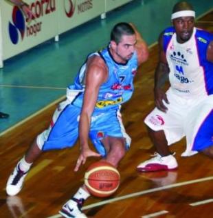 Lan�s complet� su plantel