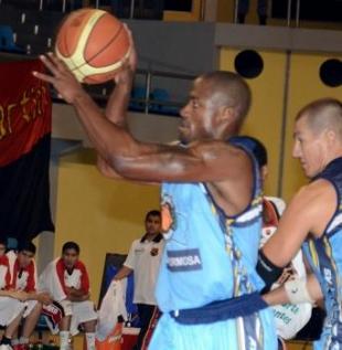 Young cortado por La Uni�n