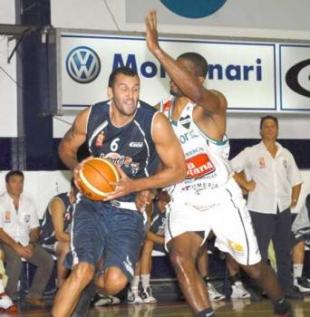 Gan� un partidazo y se escap� en las posiciones