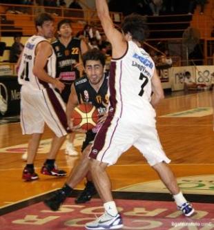 Lan�s venci� con contundencia a Libertad