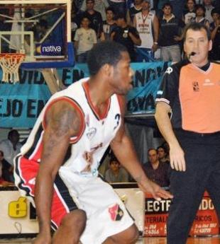 San Mart�n no le dio mucho margen a Carter