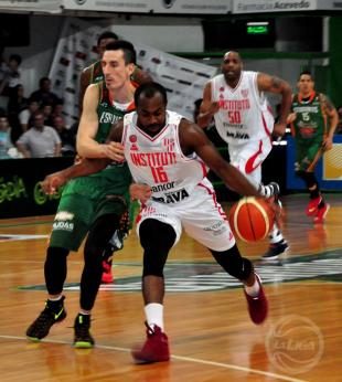 Instituto construy� un muro en Concordia