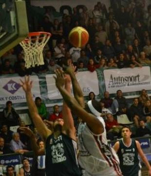 Gimnasia Indalo volvi� a festejar en Comodoro