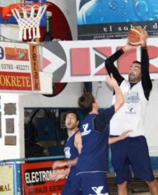 Calder�n: �Hoy Regatas es otro equipo�