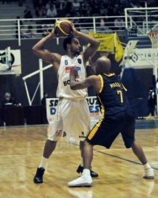 Pe�arol fue Demoledor