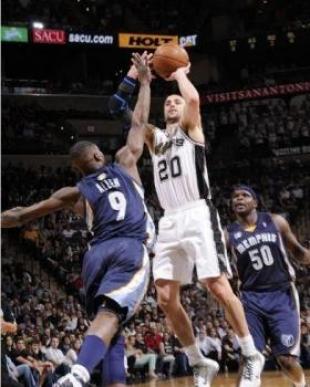 San Antonio evit� la eliminaci�n