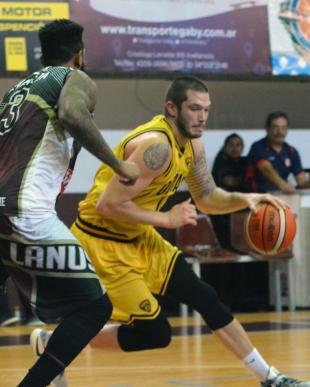 Obras sigue de racha y fren� a Lan�s en su casa