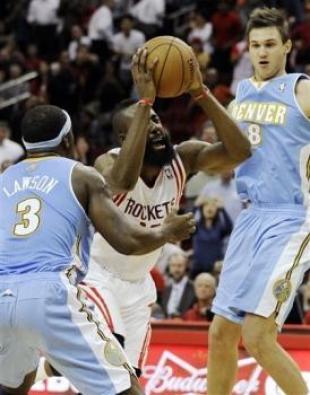 Delfino tuvo su mejor noche desde que lleg� a Houston