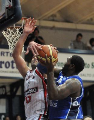 Argentino logr� su primera victoria ante Quilmes