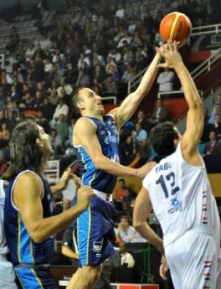 Comenz� con fiesta