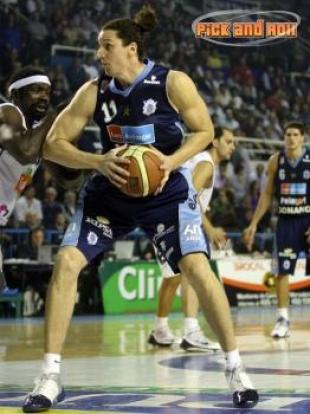 Pe�arol (3) � Atenas (1) (5to juego - final)