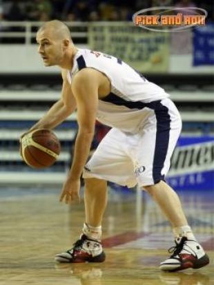 Gil: �tenemos que ser intensos sin la pelota�