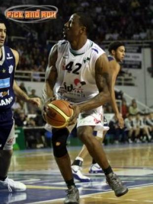 Atenas busca cerrar la contrataci�n de los extranjeros