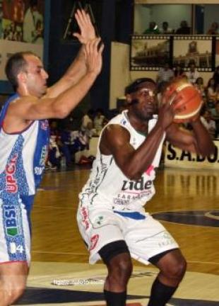 Atenas le gan� a Quimsa y se ilusiona