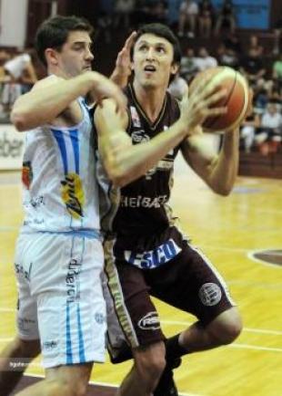 EnGRAN� Byr� y Lan�s sorprendi� a Pe�arol en el final