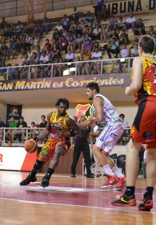 Alej� sus problemas con una goleada