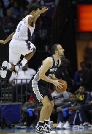 Nueva victoria y r�cord para los Spurs