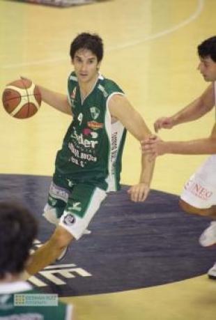 Atenas debut� en casa con un triunfo