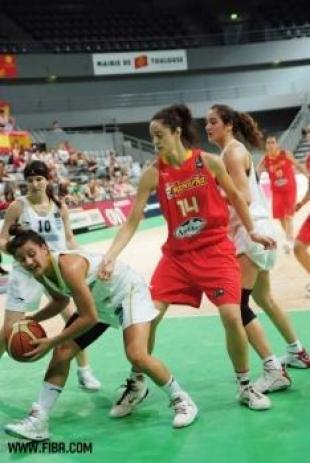 Espa�a mat� la ilusi�n a puro triple