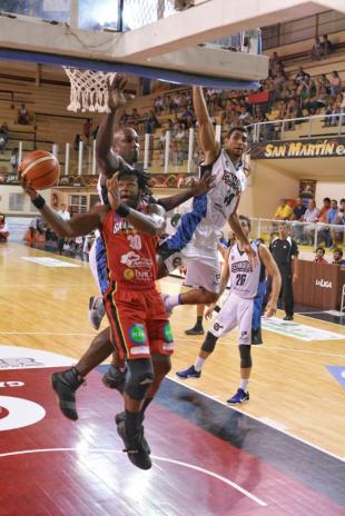 San Mart�n mantiene su racha de local