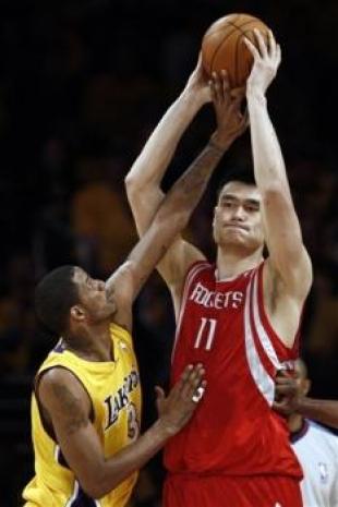 Los Rockets se adue�aron de Los Angeles