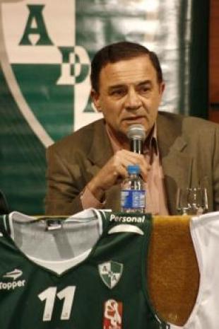 �Yo consigo el dinero para que vuelva a Atenas�