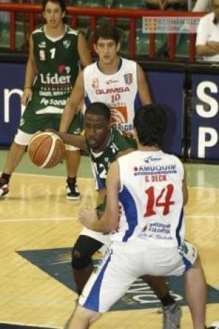 Atenas gan� y festej� por partida doble