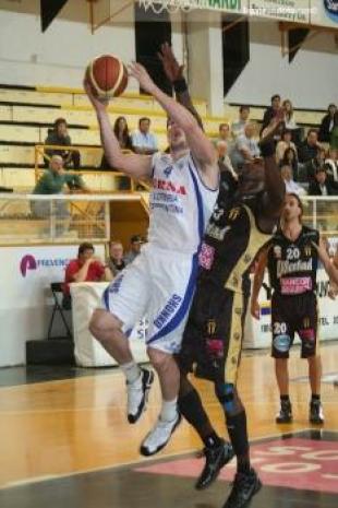 Regatas gan� en Sunchales y se prende arriba