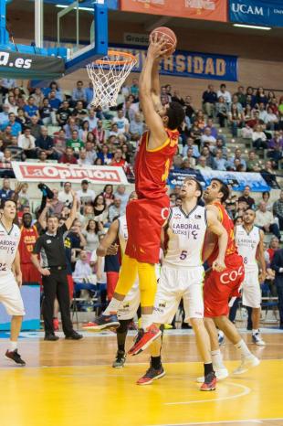 El Murcia desconect� las conexiones del Laboral Kutxa