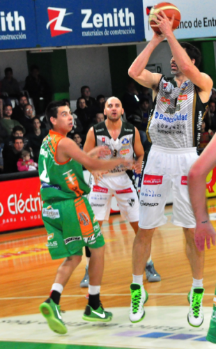 Atenas elimin� a Estudiantes y va por Quimsa