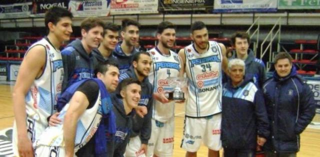 Pe�arol derrot� a Argentino en la final