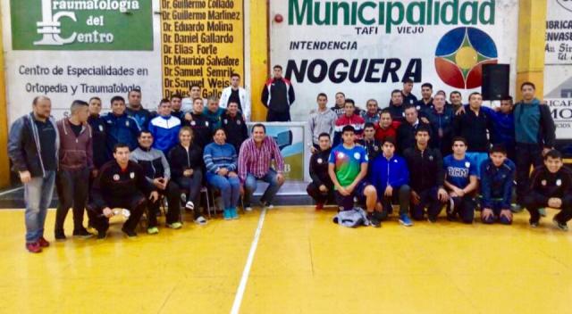 Tucum�n de cl�nica en cl�nica