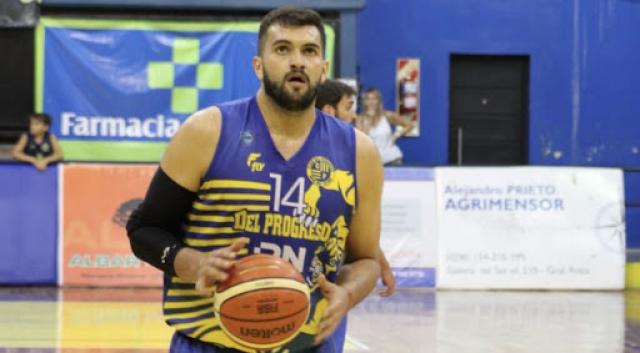 Carlos Baez tambi�n renov� en Del Progreso