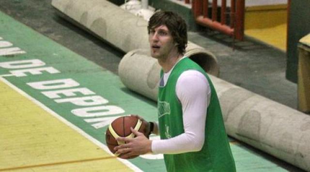 Y un d�a Elsener entren� en Atenas