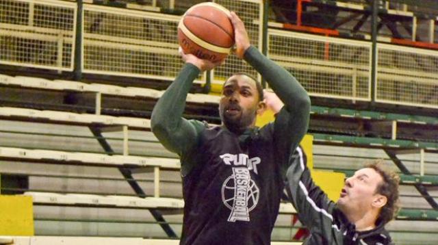 Gimnasia Indalo se presenta frente a su p�blico con el debut de Jackson