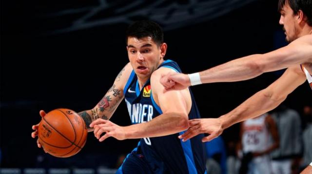 Thunder luch� ante el l�der con Deck de protagonista