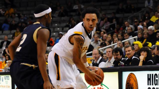 El base y el pivote de Regatas son for�neos