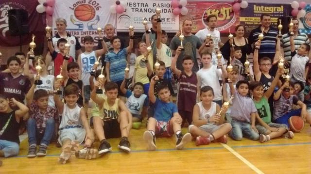 Lanus cierra el a�o a todo motor