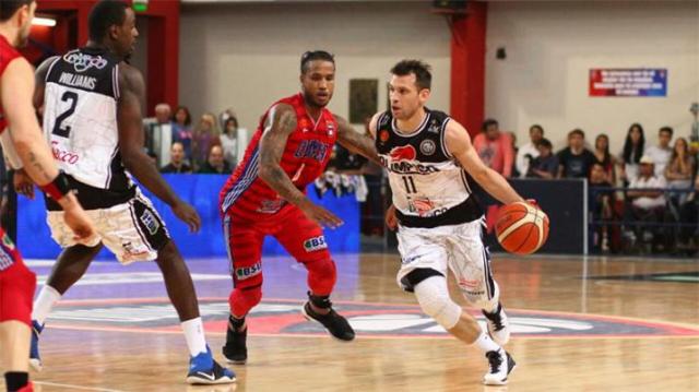 Amistoso a la santiague�a