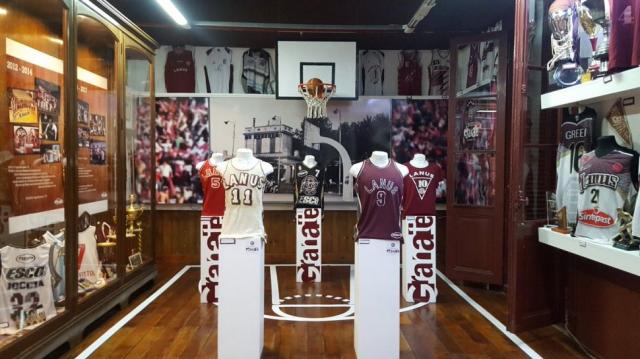 Lanus mostr� su museo granate
